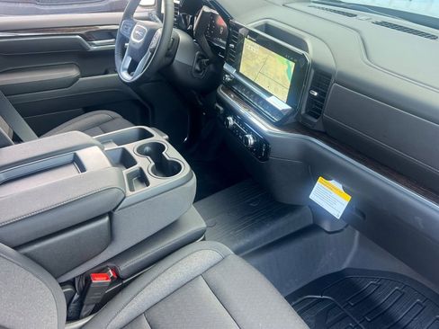 New 2026 GMC Sierra 1500 SLE image 12