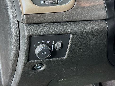 Used 2017 Jeep Grand Cherokee Laredo w/ Quick Order Package 23E image 10