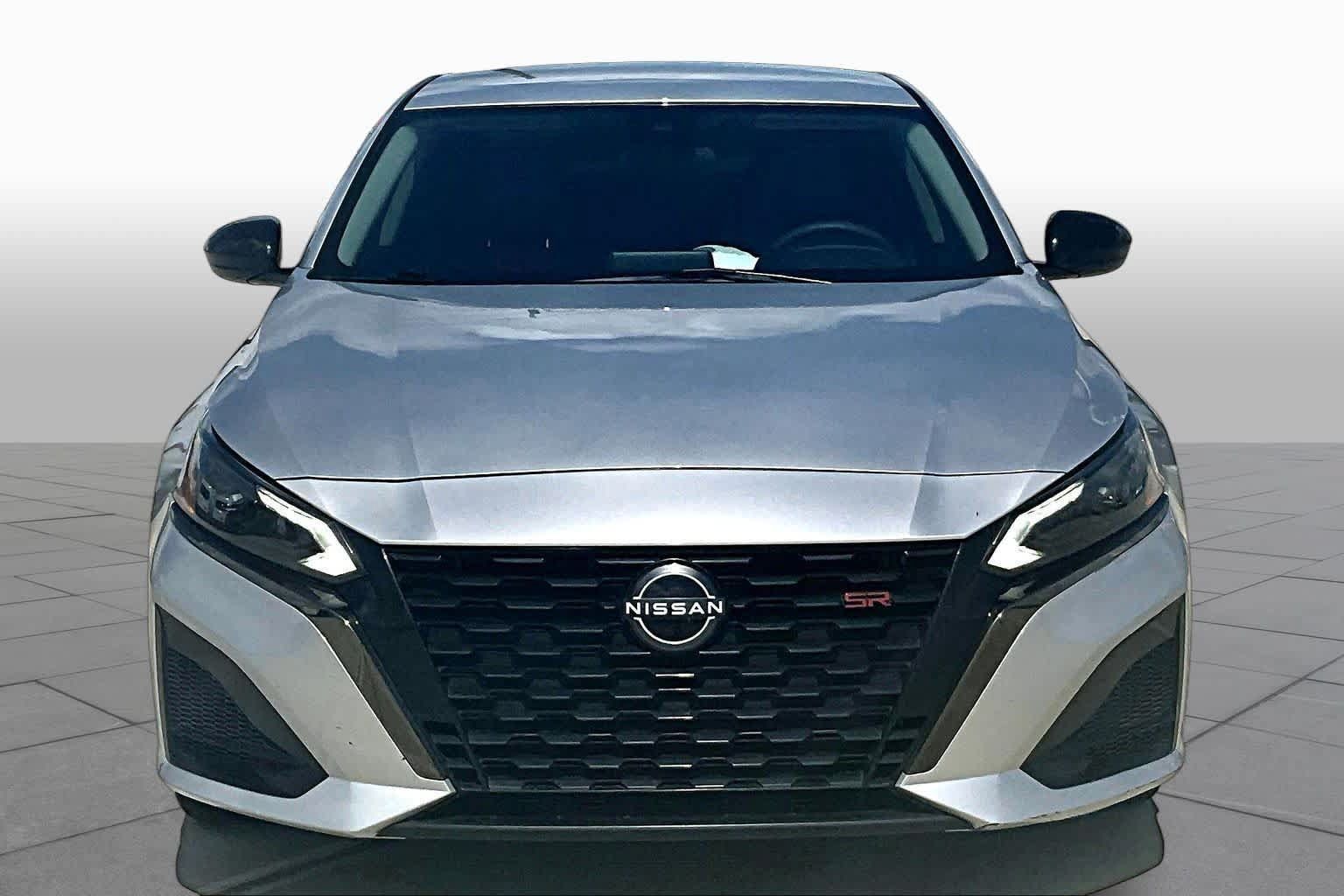 Used 2023 Nissan Altima 2.5 SR FWD image 3