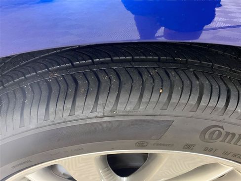 Used 2024 Buick Envision Avenir AWD/4WD image 11