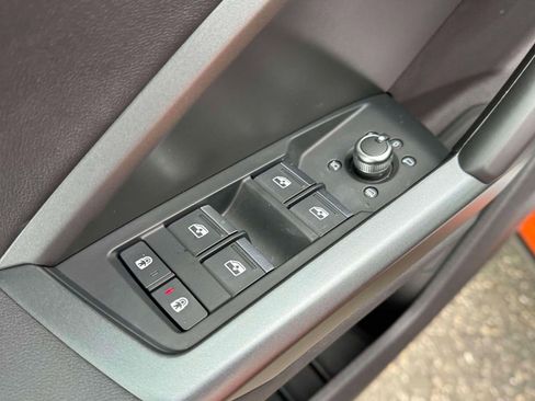 Used 2025 Audi Q3 2.0T Premium w/ Convenience Package image 17