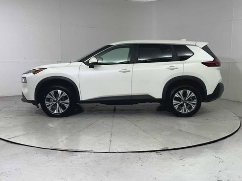 Used 2022 Nissan Rogue SV image 5