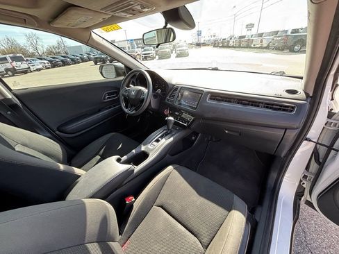 Used 2021 Honda HR-V EX image 4