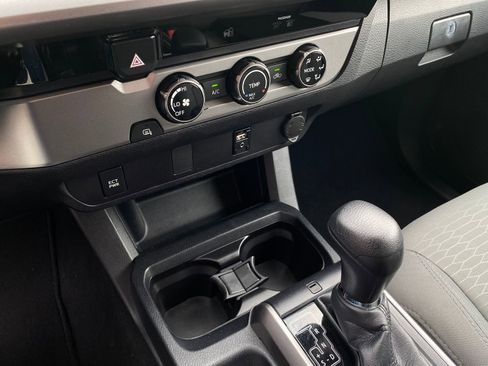 Used 2017 Toyota Tacoma SR5 w/ Tow Package image 19