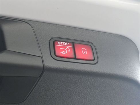 New 2025 Mercedes-Benz GLB 250 image 25