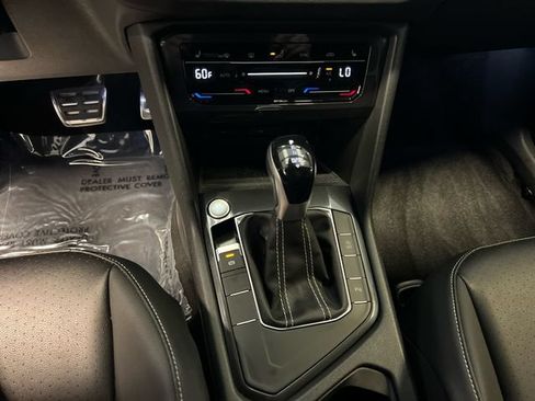 Certified 2023 Volkswagen Tiguan SE R-Line FWD image 23