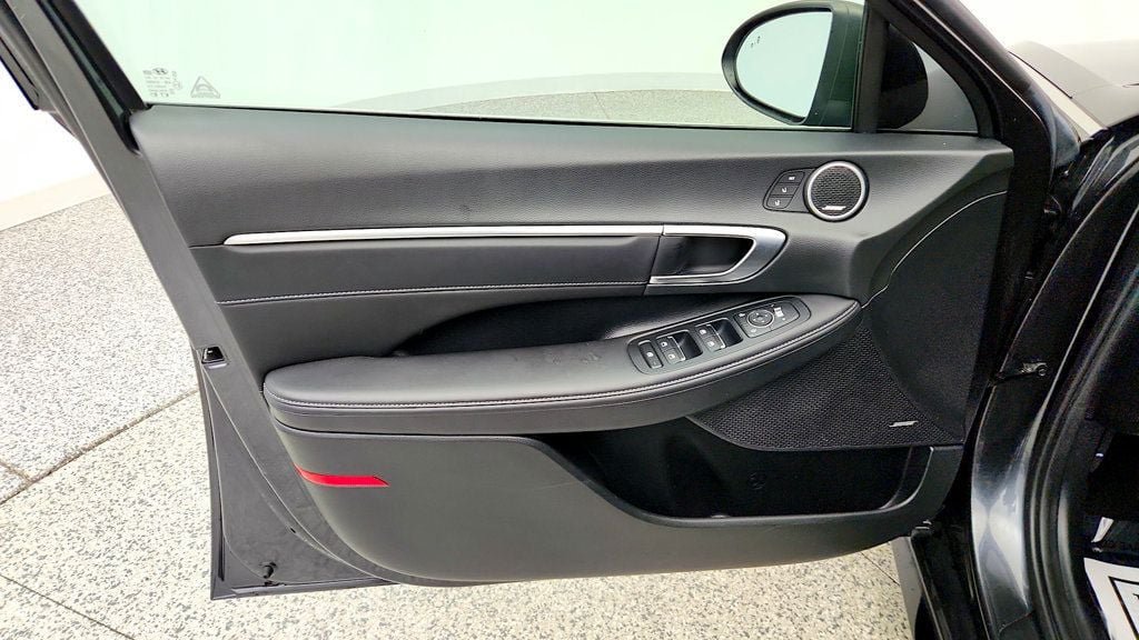 Used 2021 Hyundai Sonata Limited FWD image 11