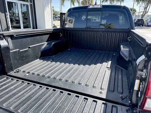 Used 2022 Toyota Tacoma SR5 w/ Technology Package RWD image 56