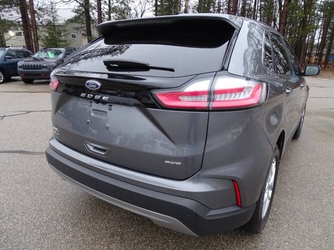 Used 2024 Ford Edge SEL image 9