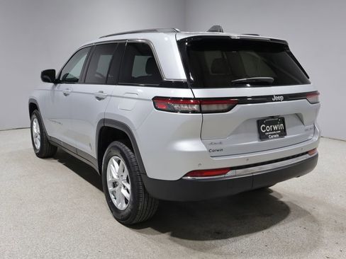 Certified 2023 Jeep Grand Cherokee Laredo w/ Luxury Tech Group I AWD/4WD image 6