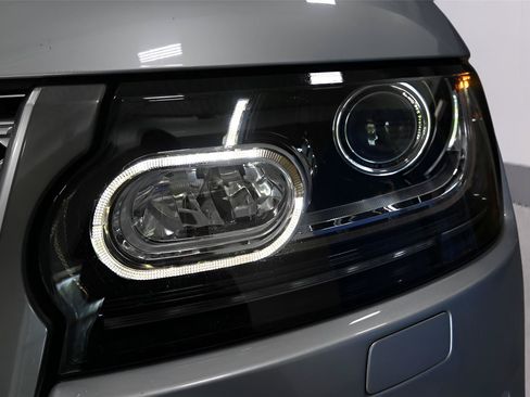 Used 2017 Land Rover Range Rover HSE AWD/4WD image 39