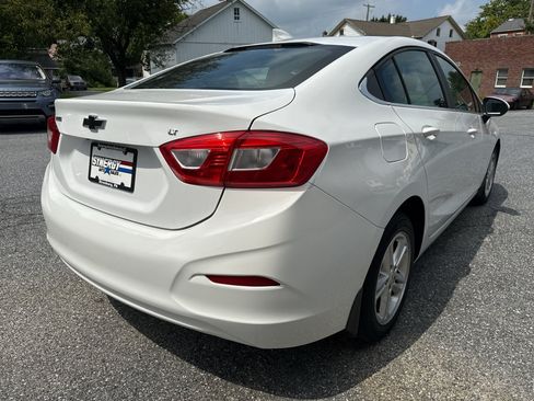 Used 2017 Chevrolet Cruze LT FWD image 5