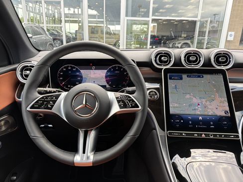 Used 2026 Mercedes-Benz GLC 300 4MATIC image 12
