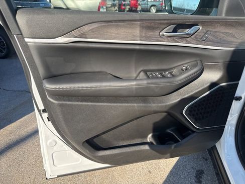 New 2026 Jeep Grand Cherokee L Limited image 20