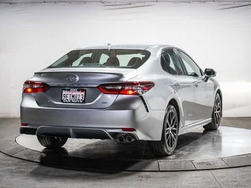 Certified 2023 Toyota Camry SE w/ Convenience Package image 5