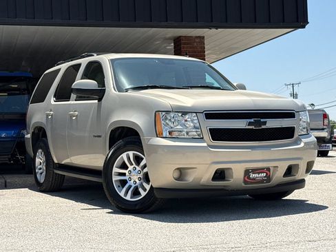 Used 2011 Chevrolet Tahoe LS RWD image 1