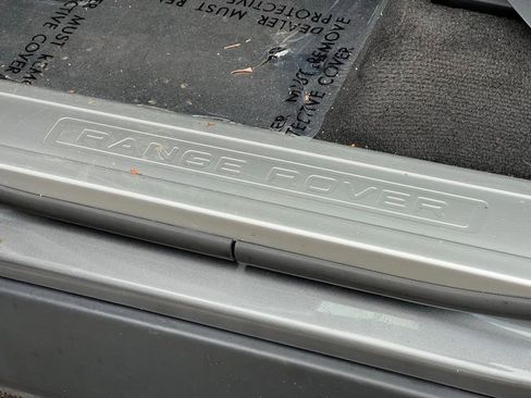 Used 2014 Land Rover Range Rover Sport HSE image 18