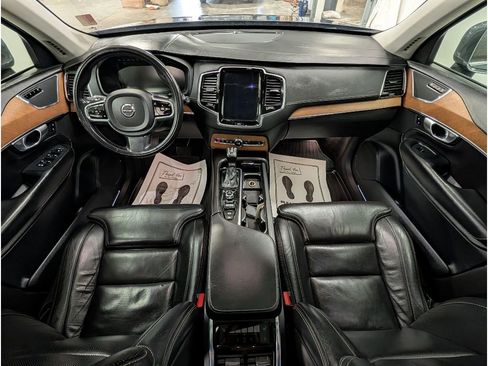 Used 2017 Volvo XC90 T6 Inscription w/ Vision Package image 11