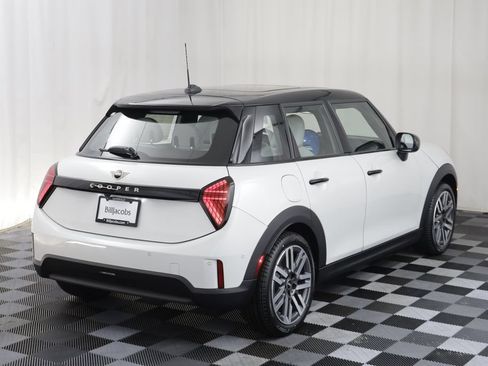 New 2026 MINI Cooper 4-Door Hardtop FWD image 19