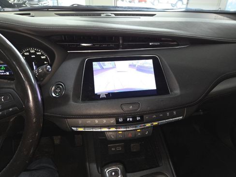 Used 2019 Cadillac XT4 Premium Luxury w/ Cold Weather Package AWD/4WD image 32