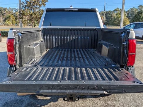 Used 2024 Toyota Tacoma SR image 12