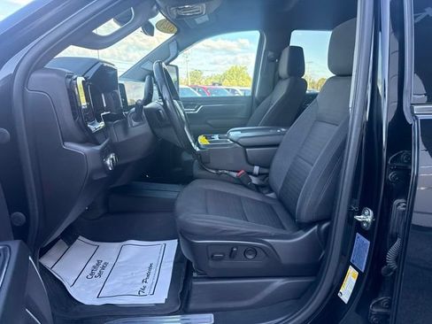Used 2024 GMC Sierra 2500 SLE w/ SLE Value Package; AWD/4WD image 17