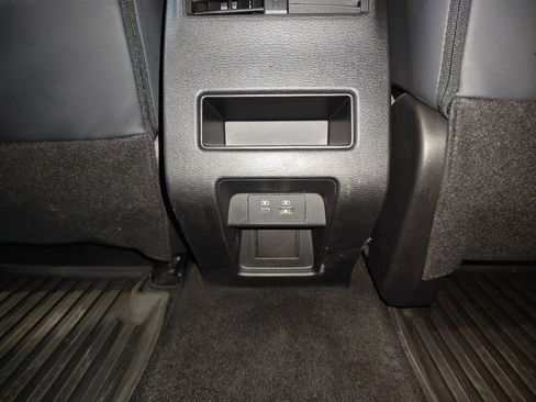 Used 2024 Mitsubishi Outlander SE image 32