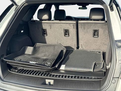 New 2025 Cadillac XT5 Luxury w/ LPO, Floor Liner Package AWD/4WD image 5
