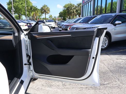 Used 2023 Tesla Model Y Long Range AWD/4WD image 25