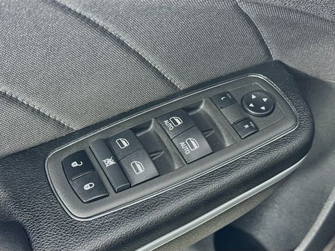 Used 2022 Dodge Charger R/T w/ Performance Handling Group image 17