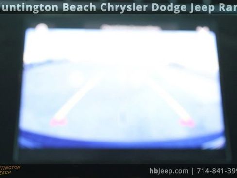 Used 2023 Jeep Grand Cherokee Laredo image 29