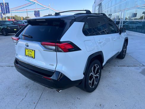 Used 2023 Toyota RAV4 XSE AWD/4WD image 3