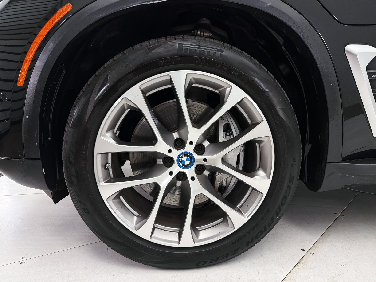 Used 2024 BMW X5 xDrive50e AWD/4WD image 14