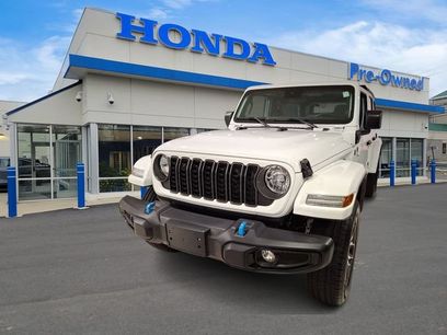 Used 2024 Jeep Wrangler Unlimited w/ Convenience Group