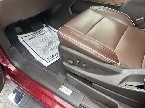 Used 2018 Chevrolet Silverado 1500 High Country image 14