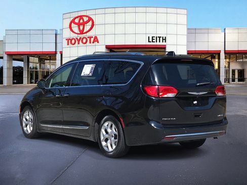 Used 2020 Chrysler Pacifica Limited image 7