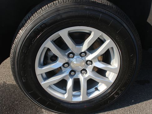 Used 2023 Chevrolet Suburban LT image 54