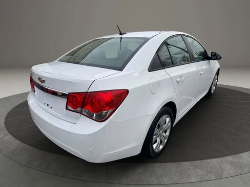 Used 2013 Chevrolet Cruze LS image 5