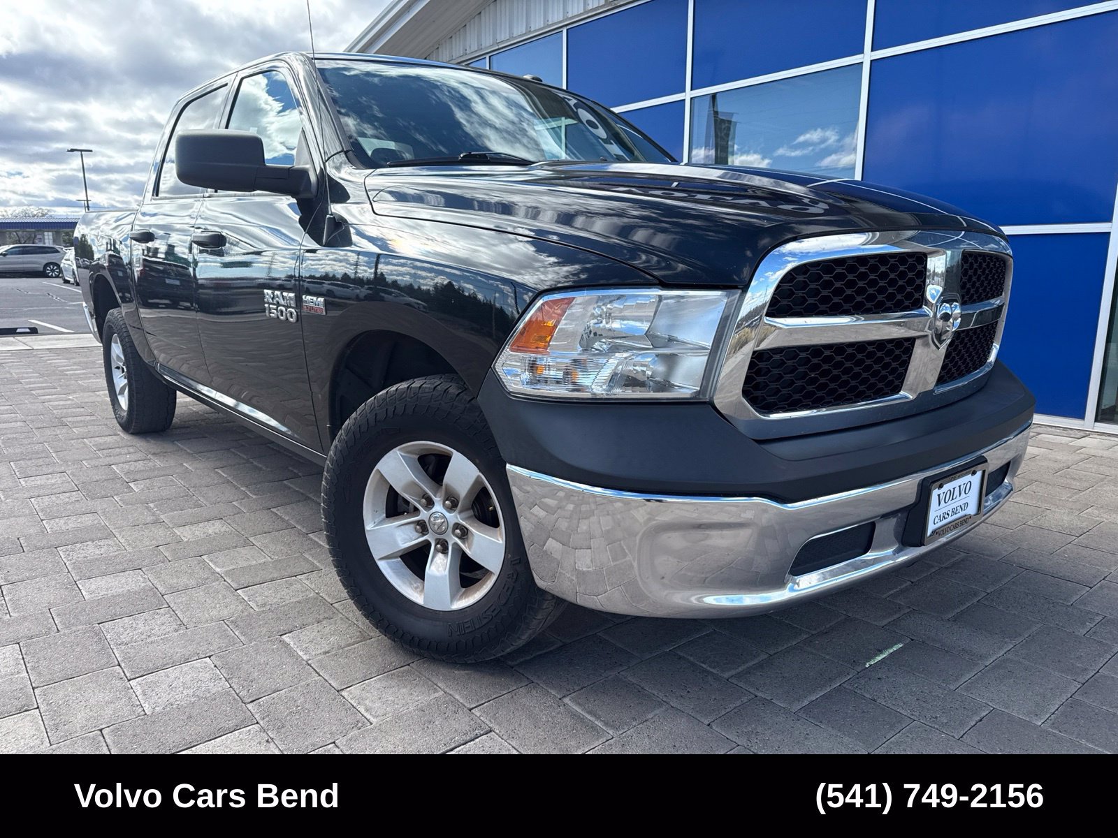 Used 2017 RAM 1500 ST w/ SXT Appearance Group AWD/4WD image 2