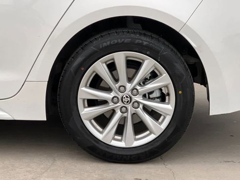 Used 2024 Toyota Corolla LE image 25