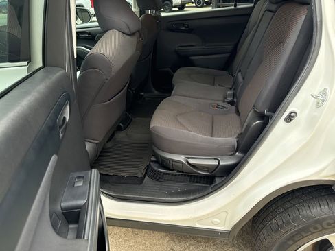 Used 2022 Toyota Highlander LE image 8