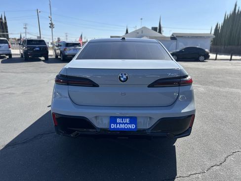 Used 2023 BMW 740i image 6