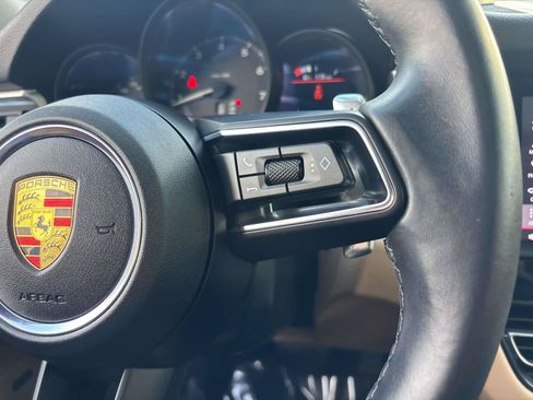 Used 2023 Porsche Macan AWD/4WD image 23