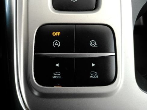 Used 2023 Ford Explorer XLT w/ Equipment Group 202A RWD image 47