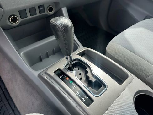 Used 2011 Toyota Tacoma PreRunner image 29