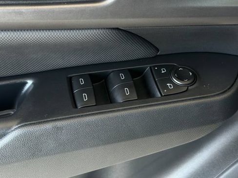 Used 2025 Chevrolet Equinox EV LT FWD image 12