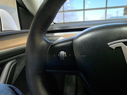 Used 2023 Tesla Model Y Long Range image 30