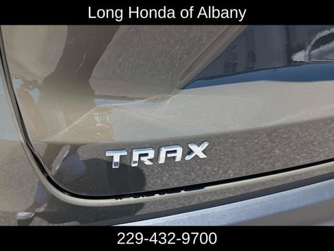 Used 2024 Chevrolet Trax LT FWD image 9