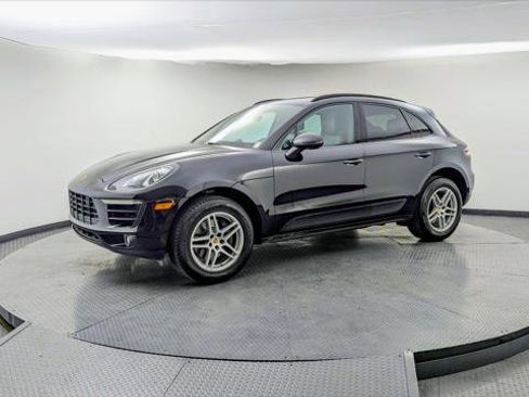 Used 2018 Porsche Macan Sport Edition image 2