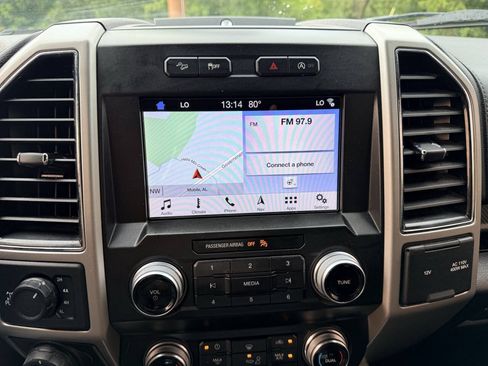 Used 2019 Ford F150 Lariat w/ Equipment Group 502A Luxury AWD/4WD image 26